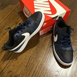 Nike Court Borough Low Sneakers - Boys size 6